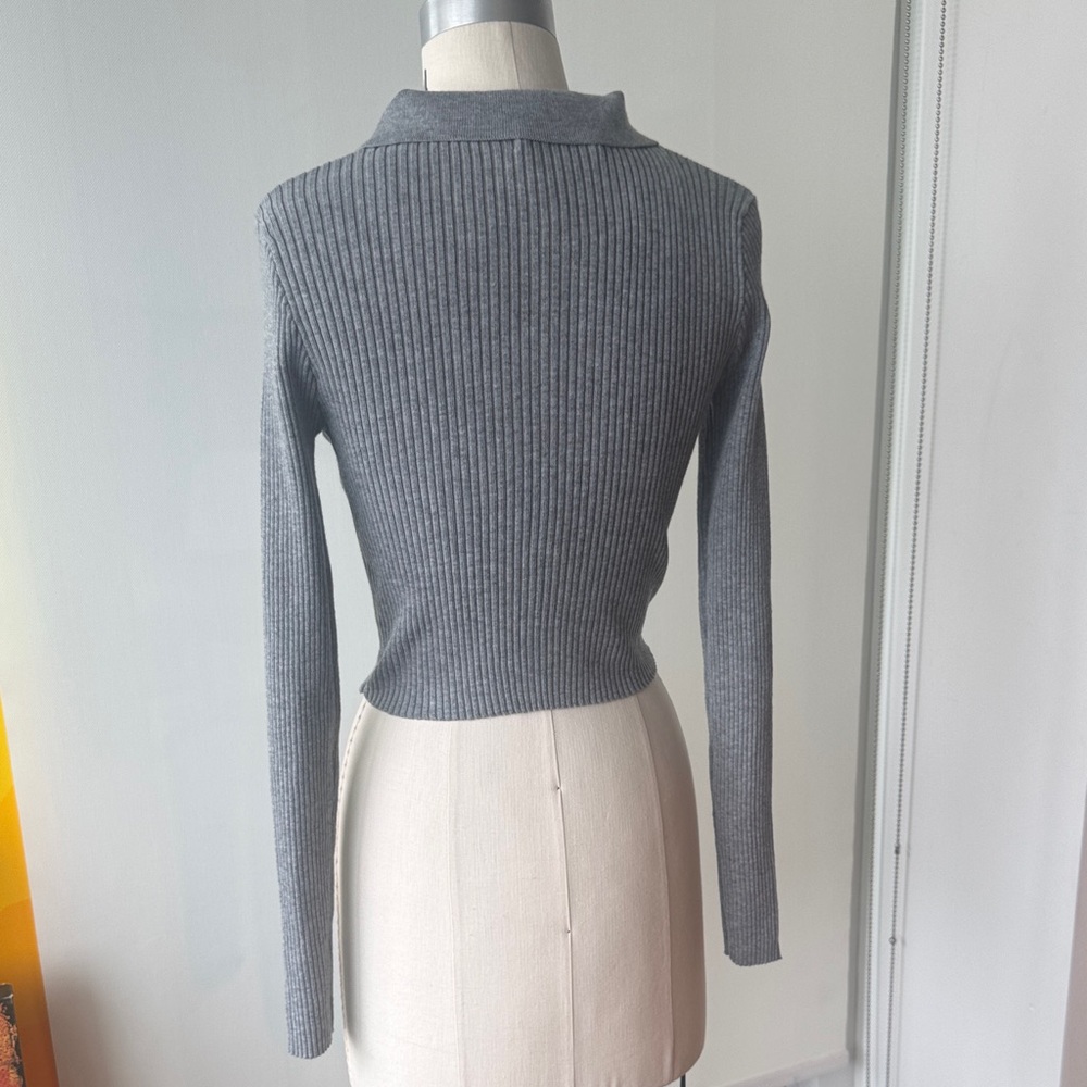 Gray Ribbed Zip-Up Sweater - Picture 3 of 4